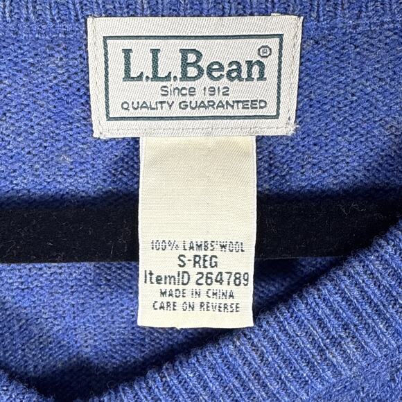 Vintage L.L. Bean Men's Sz S Blue V-Neck 100% Lambs Wool Sweater 264789 - Picture 3 of 6